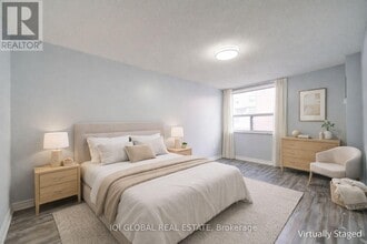 Building Photo - 4062 Lawrence Ave E