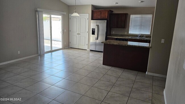 Foto del edificio - 1523 E Stratford Dr