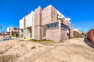 Building Photo - 3683 Villa Knolls E Dr