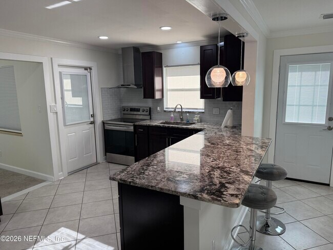 Foto del edificio - 1324 Grandview Dr