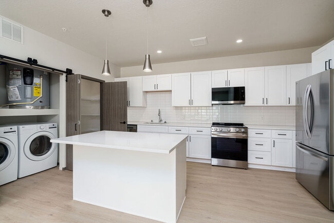 Foto del edificio - The Vistas Apartments at Beacon Hill