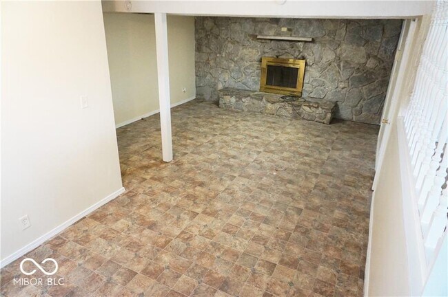 Foto del edificio - 3535 N Brentwood Ave