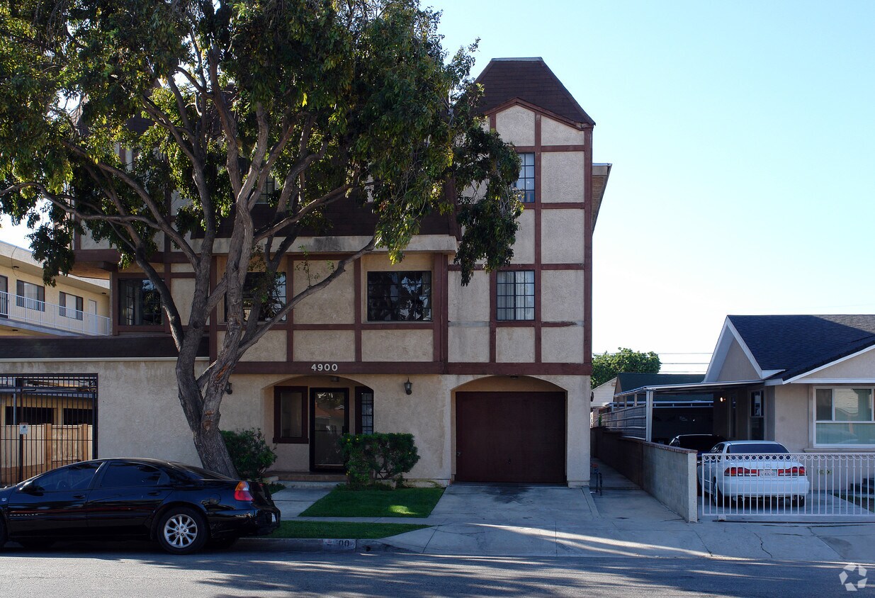 Foto del edificio - 4900 W 118th Pl