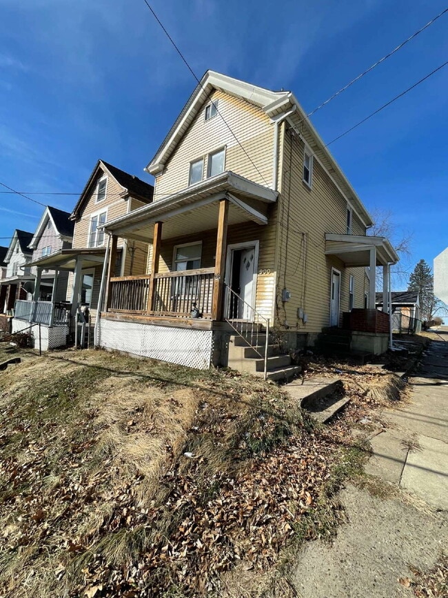Photo - Amazing 3 bedroom in Central East McKeesport Location Apartment