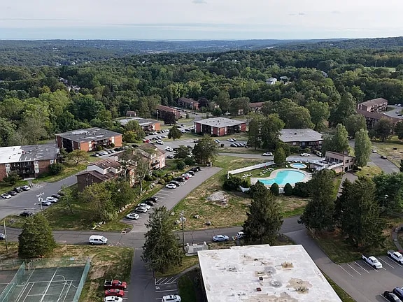 Foto del edificio - 79 Balance Rock Rd