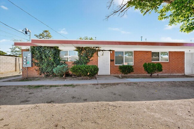 Building Photo - 540 Cardenas Dr SE