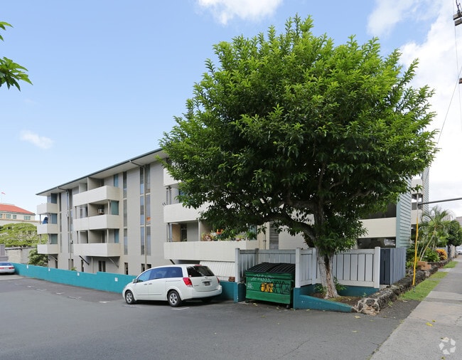 Building Photo - Crown Kinau