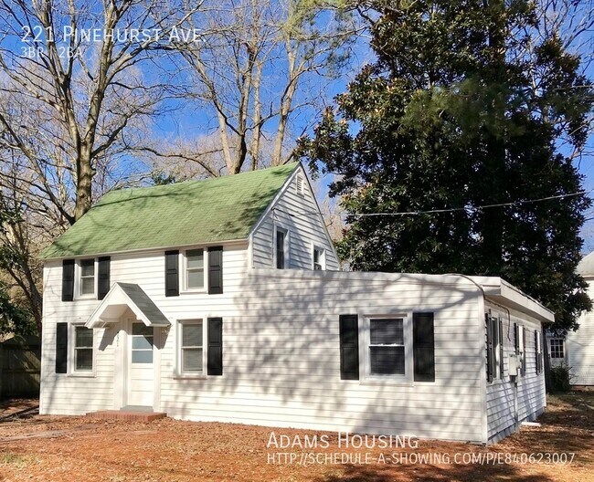 Foto del edificio - Spacious 3 Bedroom House Close to Campus