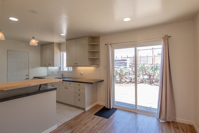 Foto del edificio - 2 Bedroom Home in Anderson
