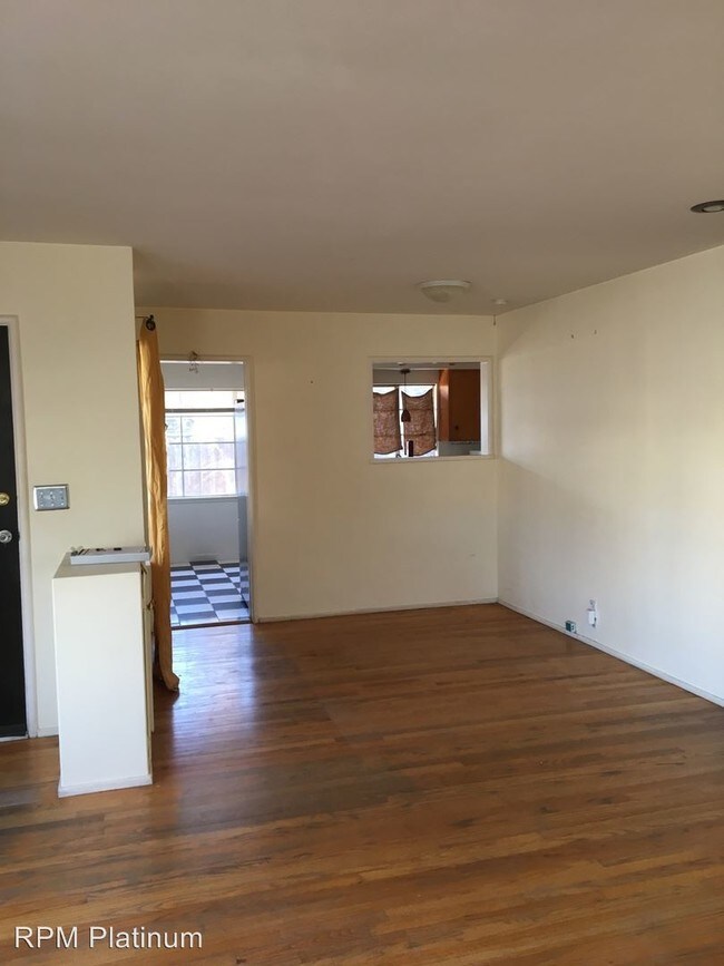 Building Photo - 126 E Fountain Way