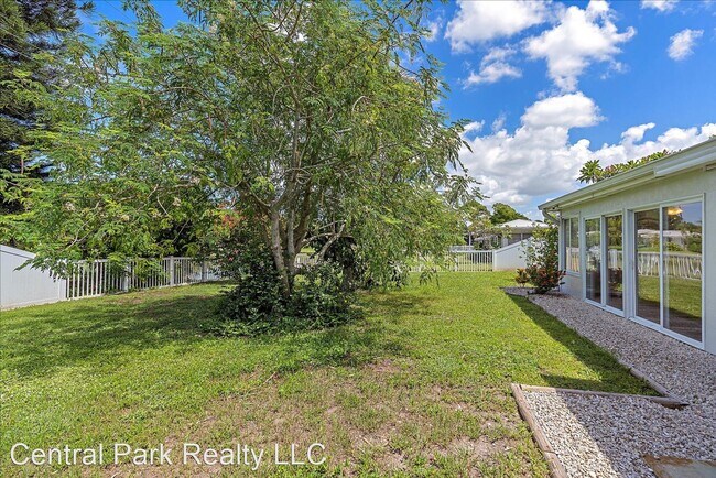 Building Photo - 2 br, 2 bath House - 6630 Bowline Drive