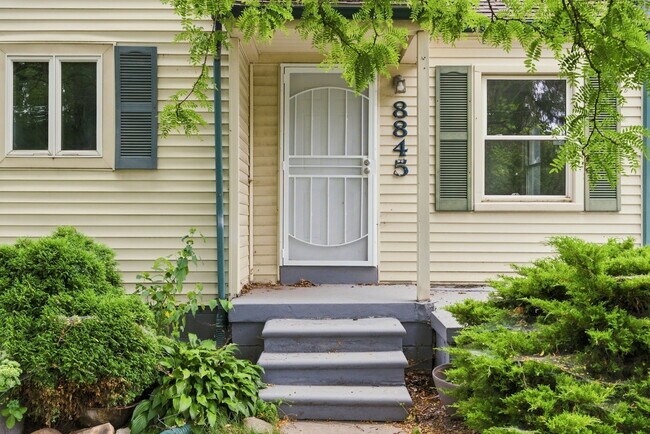 Foto del edificio - 8845 Canyon St