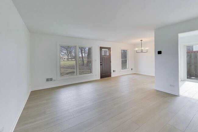 Foto del edificio - 1834 Jamestown Cir