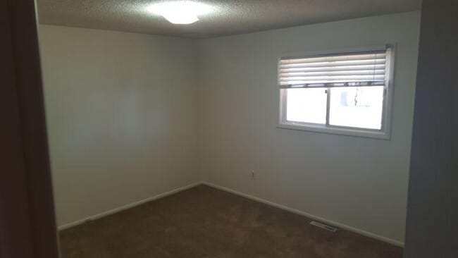 Building Photo - 2 bedroom in Billings MT 59105