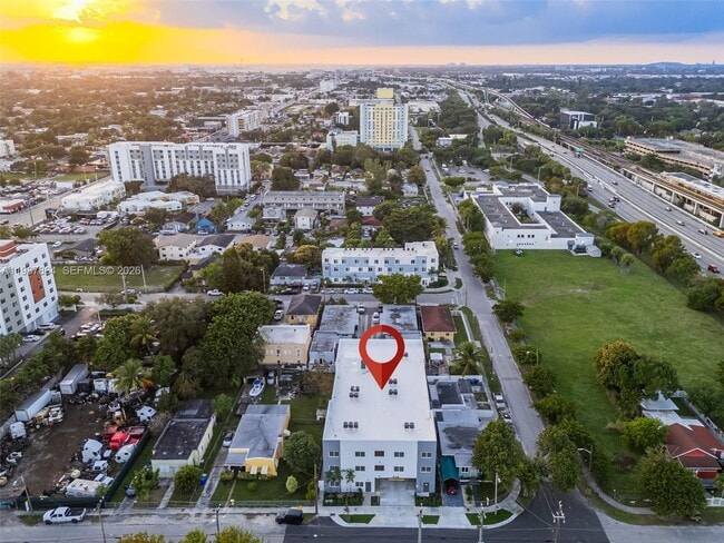 Foto del edificio - 3728 NW 19th Ave