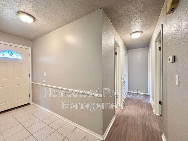Building Photo - 5401 S. Huddleston Dr.
