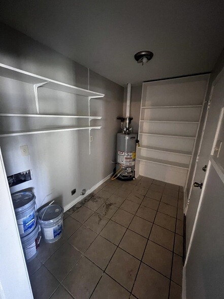 Building Photo - 4523 Lawrence Rd