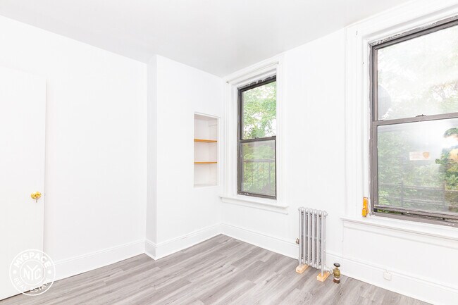 Foto del edificio - 784 Seneca Ave