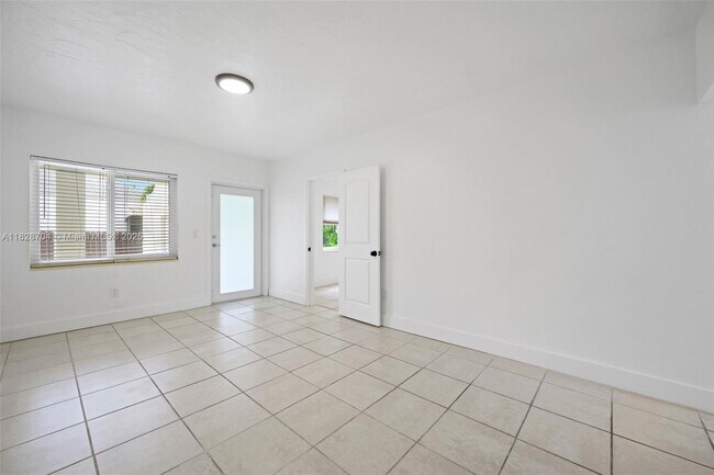 Foto del edificio - 550 NE 82nd Terrace