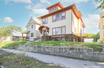 Building Photo - 2646 Dupont Ave N