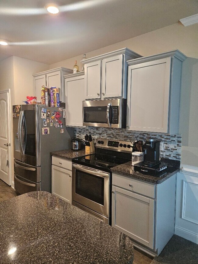 Building Photo - Charming 4 Bedroom Home in Hampton, GA – A...