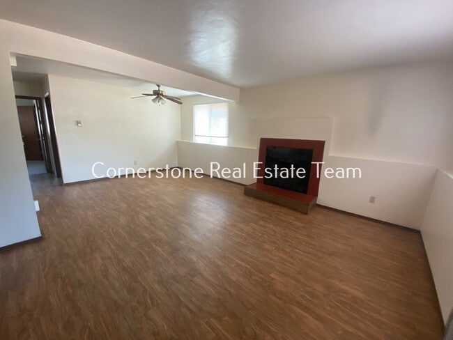 Building Photo - 2820 W Platte Ave