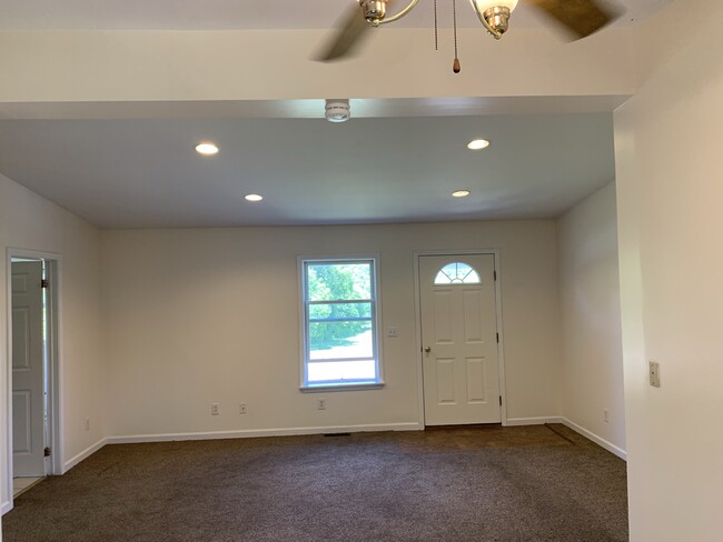 Building Photo - 428 Wygant Rd