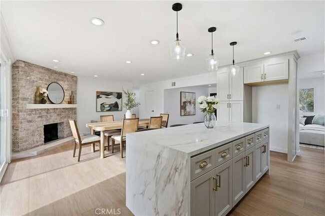 Foto del edificio - 24308 Highlander Rd