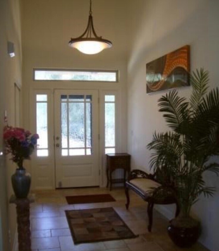 Foto principal - Luxury Home with 180 Degrees Lake Views