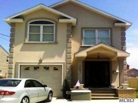 Primary Photo - 2641 Montauk Ave