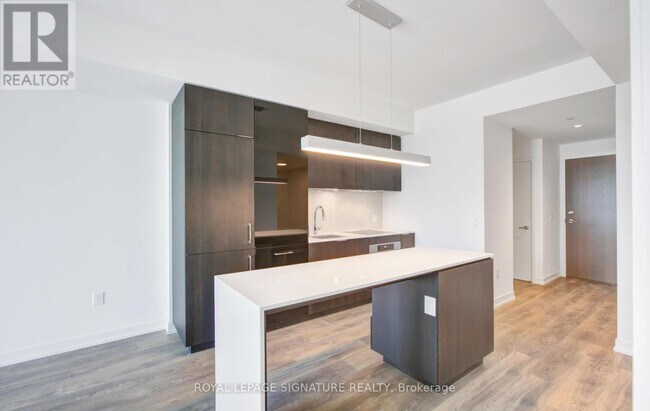 Photo du bâtiment - 15 Lower Jarvis St