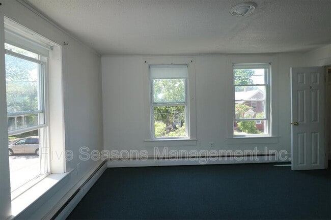 Building Photo - 128 N Winooski Ave