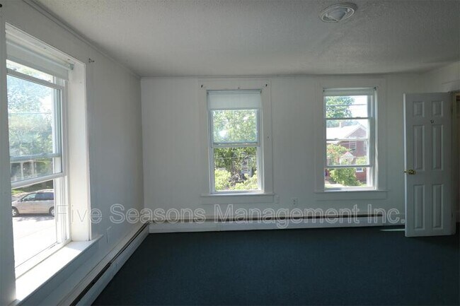 Foto del edificio - 128 N Winooski Ave