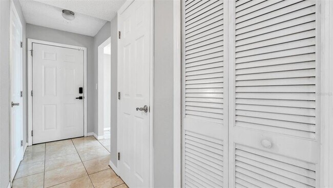 Building Photo - 3275 Haviland Ct
