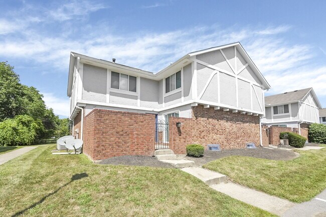 Foto del edificio - Carnaby Village Townhomes