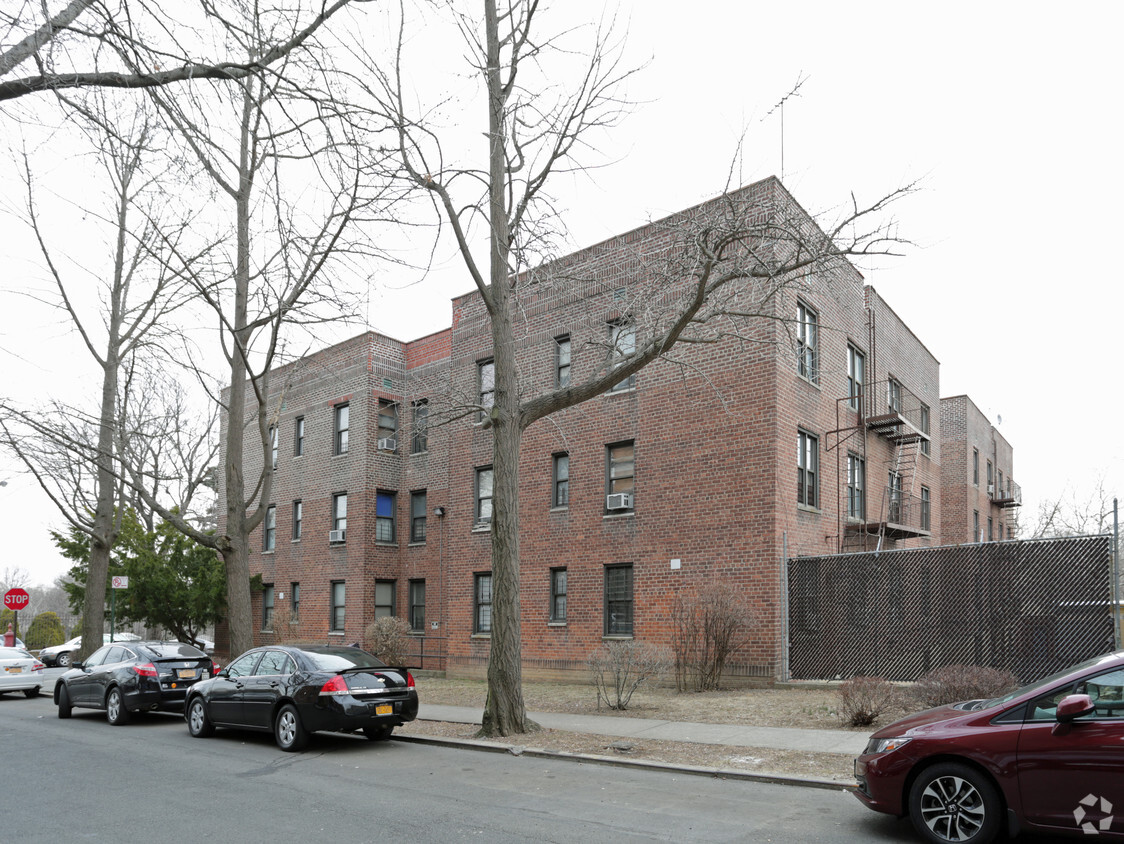 Building Photo - 264-266 E 211th St