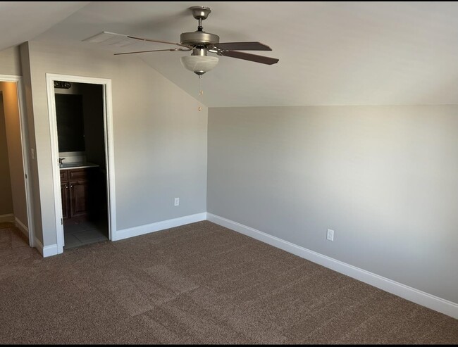 Building Photo - 1834 Fairwinds Dr