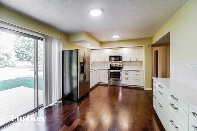 Building Photo - 200 Oakview Ct