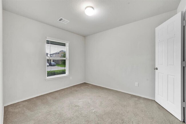 Building Photo - 4351 Stuebner Hl Dr