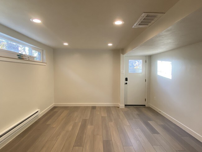 Photo - 2523 Wellington St Apartments