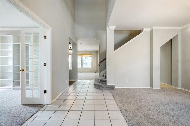 Building Photo - 4229 Kingsburg Dr