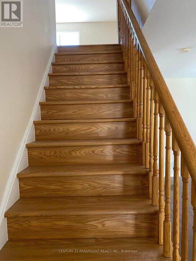 Building Photo - 23 Sunnybrook Crescent