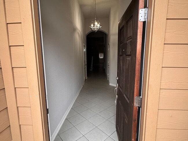 Building Photo - 1001 Coconut Cove