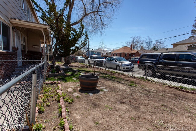 Building Photo - 1060 Wilson Ave