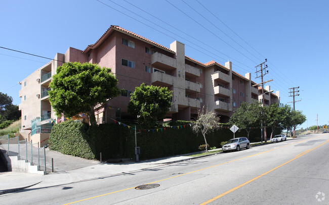 Foto del edificio - Huntington Hacienda II Apartment Homes