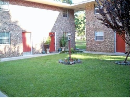 Building Photo - 4600 Country Club Rd