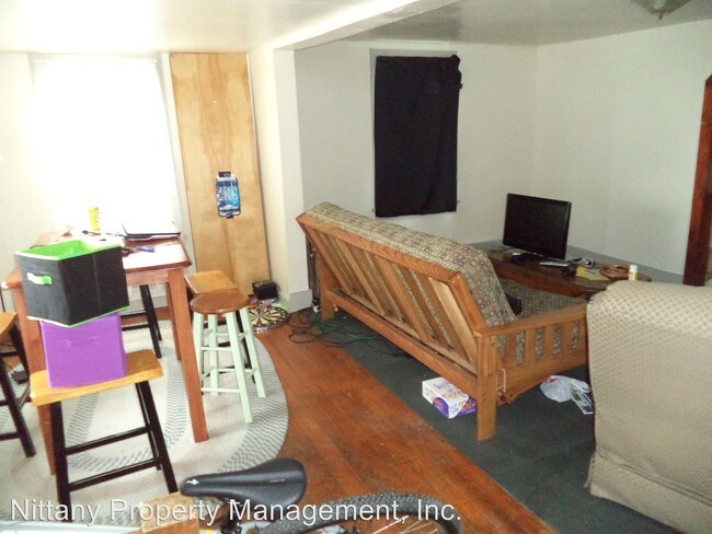 Foto del edificio - 102 E Cherry Ln