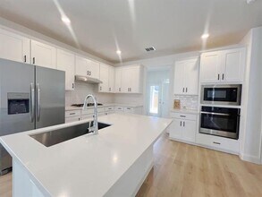 Building Photo - 3313 Little Bluestem Rd