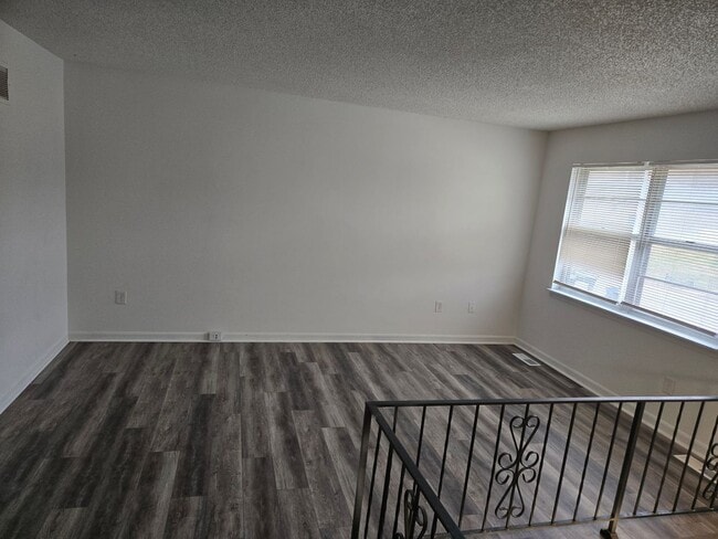 Foto del edificio - 3 BR/1.5 BA - Kansas City, KS