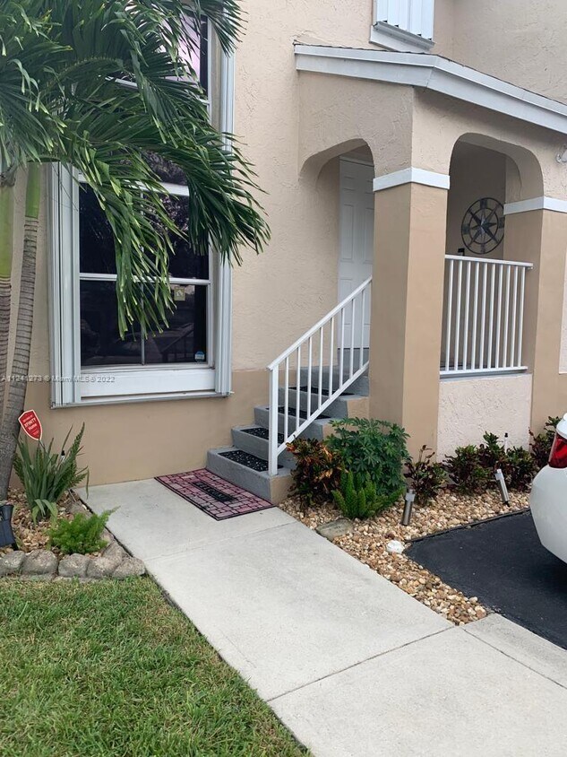 7030 SW 41st Pl, Davie, FL 33314 House Rental in Davie, FL